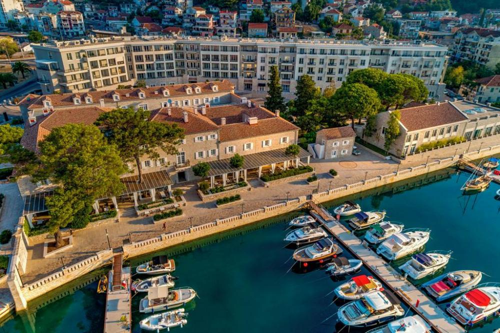Montenegro: Stunning 5* Hotel w/Waterfront Restaurant