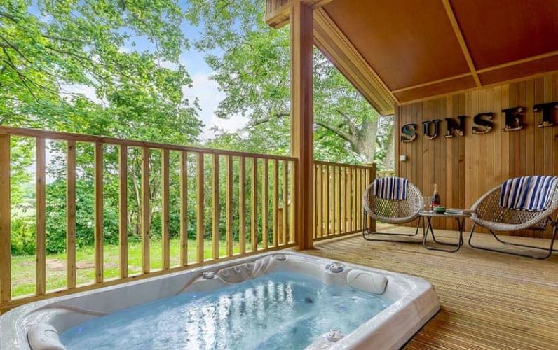 Cotswolds: Sunset Lodge - Perfect For Couples
