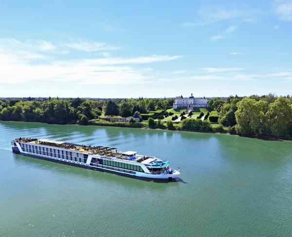 Indulge in the Taste of Bordeaux