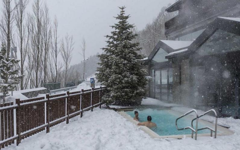 5* Skiing in Soldeu, March