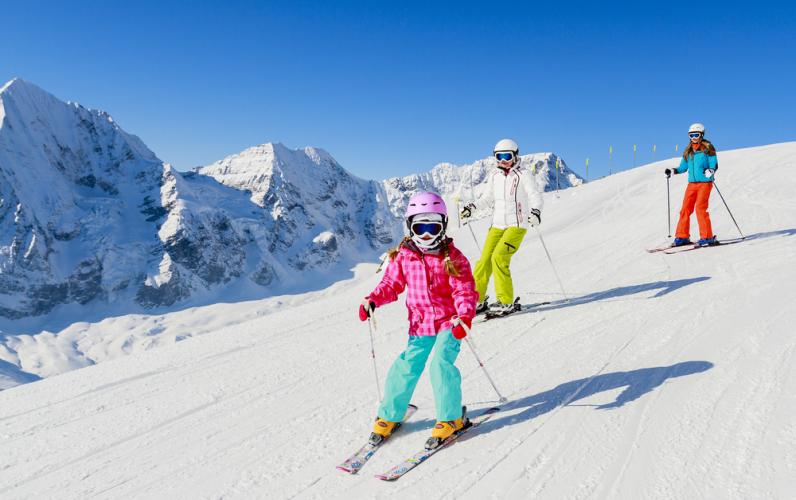 Family Learn to Ski in Arinsal