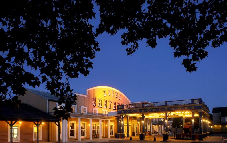 Disneyland® Paris: Disney Hotel Cheyenne w/Transport & Park Pass
