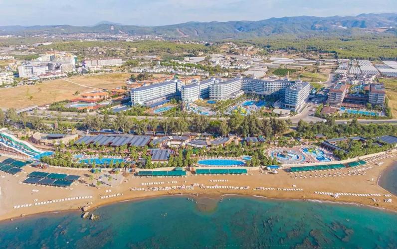 October Half Term Splash-tastic All-Inclusive Family Getaway