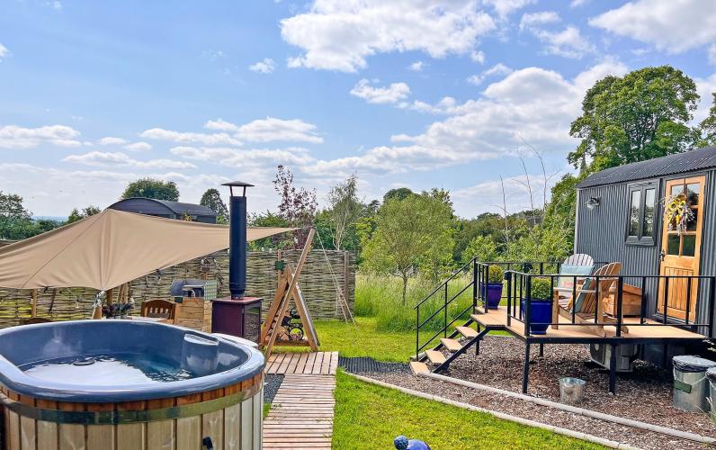 Adults-Only Glamping Escape in Nottinghamshire