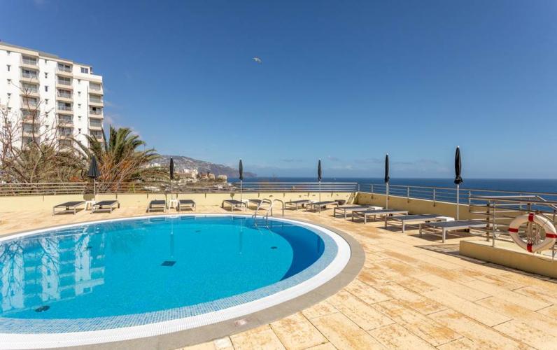 Adults Only Madeira Regency Cliff