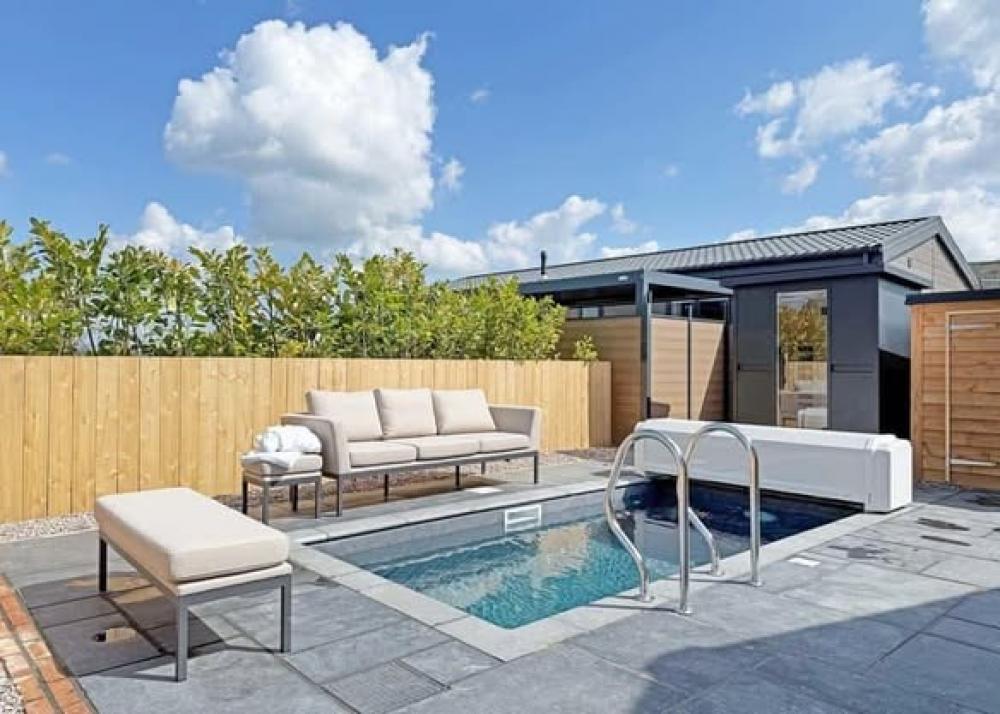 Luxury Mid Wales Lodge with Private Pool