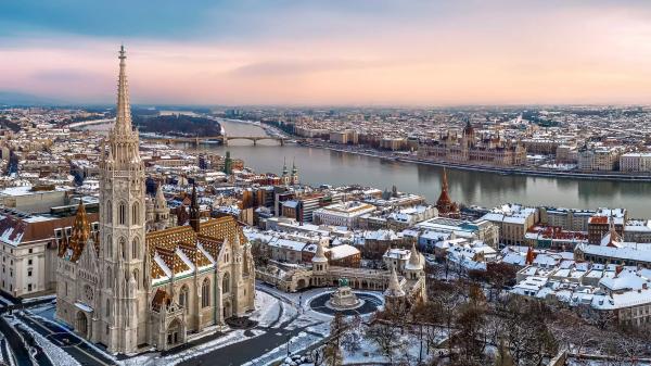 Danube’s Imperial Cities & Yuletide Markets