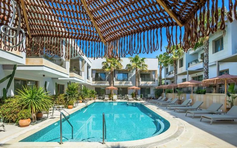 Adults Only Highly Rated Boutique Greek Escape