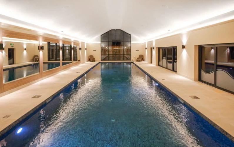 Luxury Hot Tub Escape