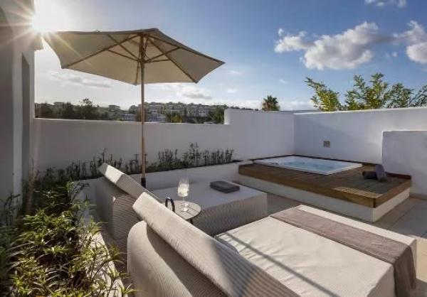 Luxe 5* Ultra All Inclusive Family Escape