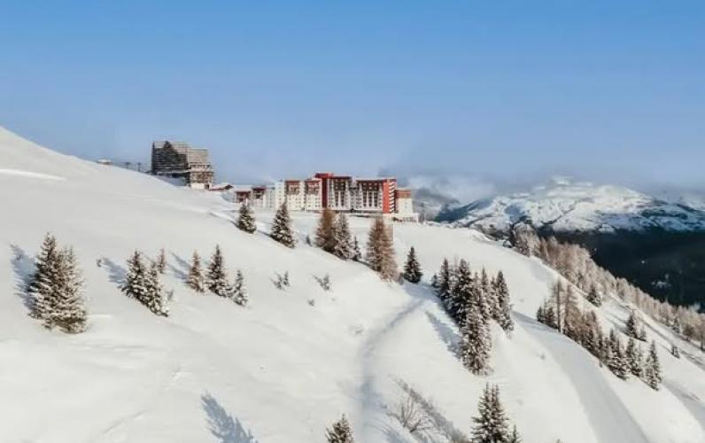 Solo Skiers - Christmas in the French Alps